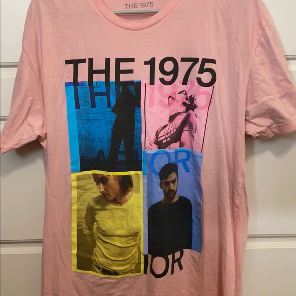 The 1975 vintage tee